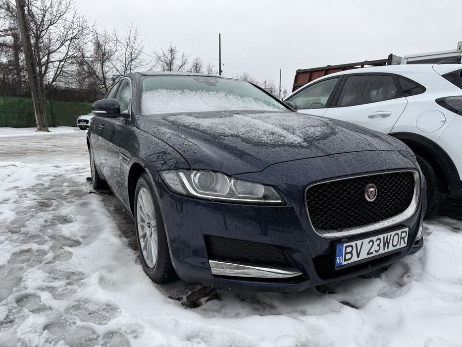 Vand Jaguar XF E in stare impecabila.