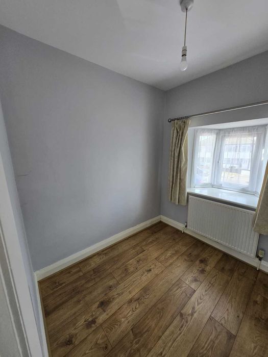 Zugrav - Vopsit - Glet - Reparatii .