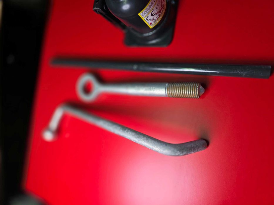 KIT Cric AUTO Hidraulic OEM Iveco Daily + Cheie + Cric + Carlig