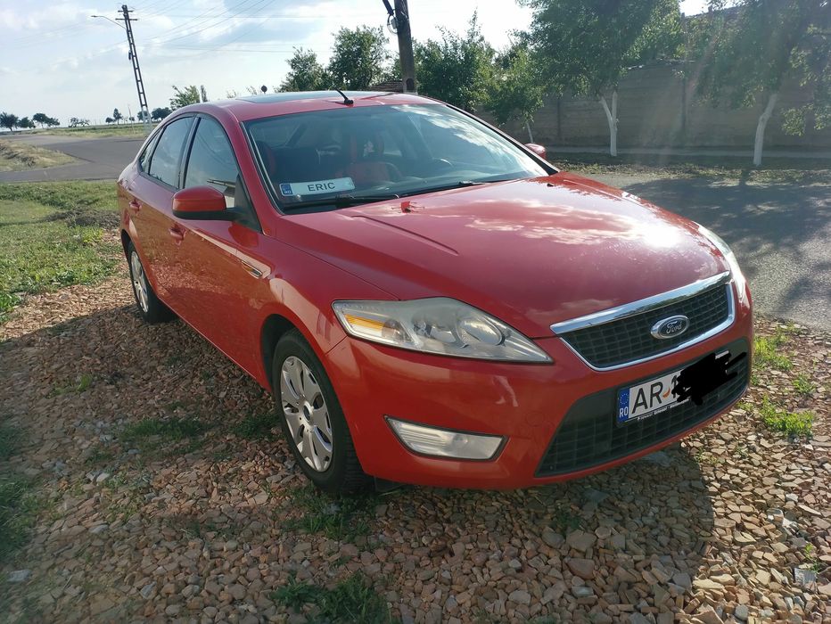Vând Ford Mondeo