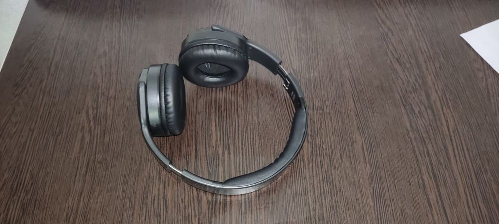 Продам наушники б/у в отличном состоянии