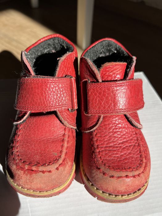 Продам детские ботинки