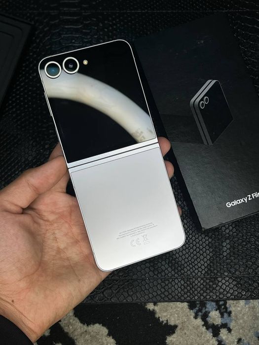 Samsung galaxy z flip 6 5G 12/256gb Snapdragon