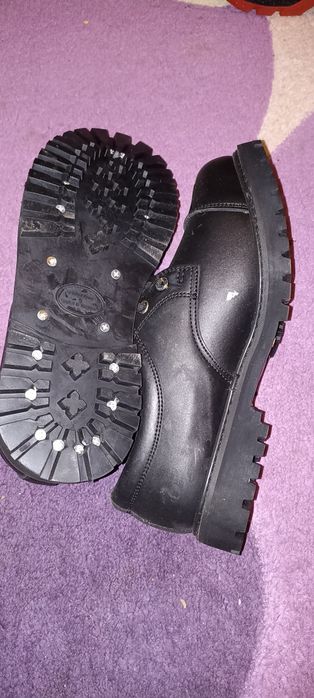 Работни обувки ,нови