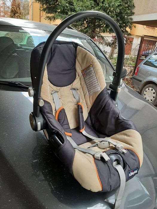 Столче за кола Чико /0-13 кг/