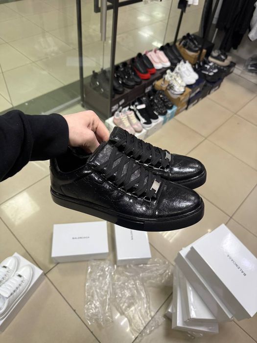 Продам баленсиага арена