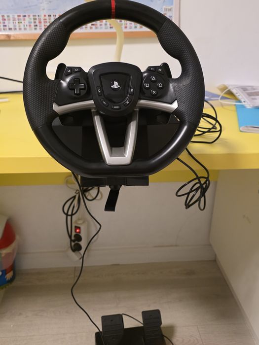Vând volan de gaming Hori Rwa 2025