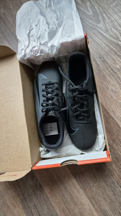 Бутонки Nike - чисто нови