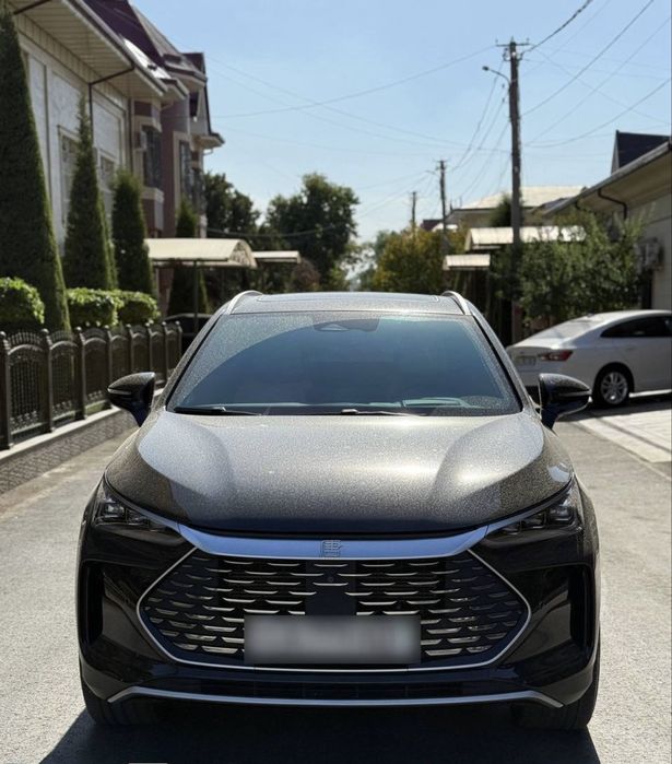 BYD Tang Hybrid DM-p •