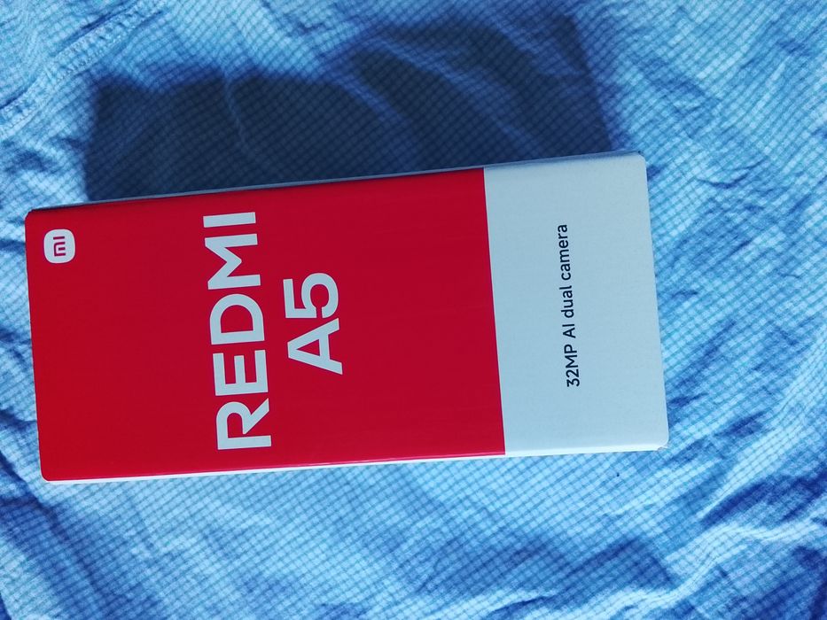 Vând telefon mobil Redmi A5 intact 700  de lei