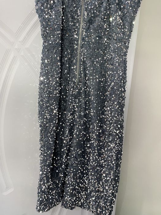 къса рокля с паети сива