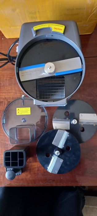 Зеленчукорезачка професионална робот