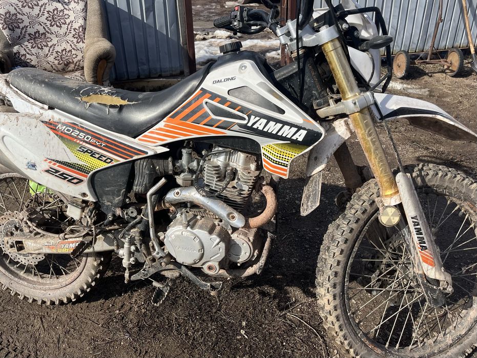 Продам мотоцикл 250 кубов