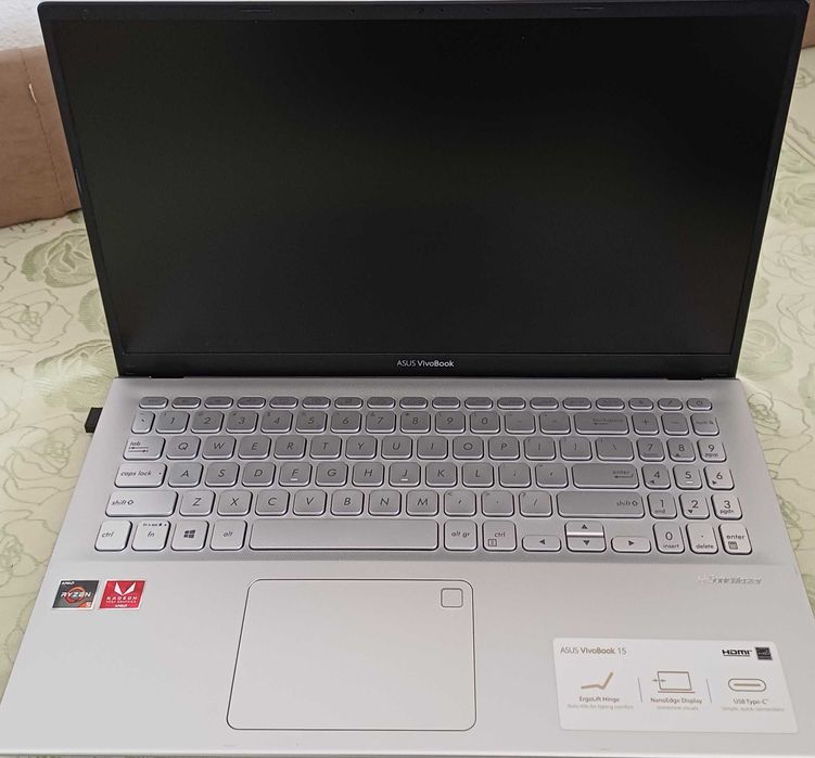 Vand laptop nou Asus Vivo Book