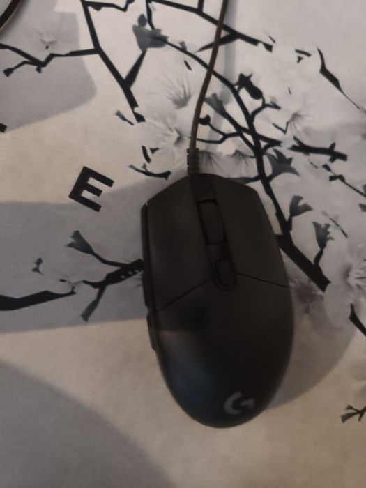 Продам мышку Logitech g102