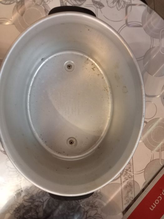 Oală electrică pentru fiert orez și legume