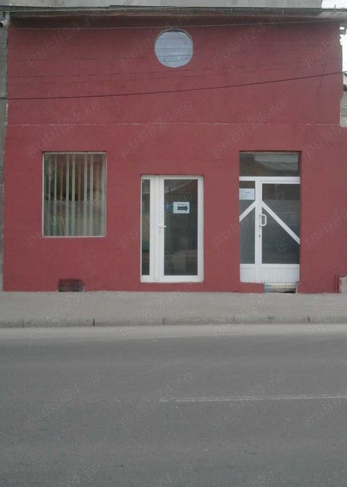 Spatiu de inchiriat 60 mpu x 33 lei mp, la casa, central, Str Valeni, Ploiesti