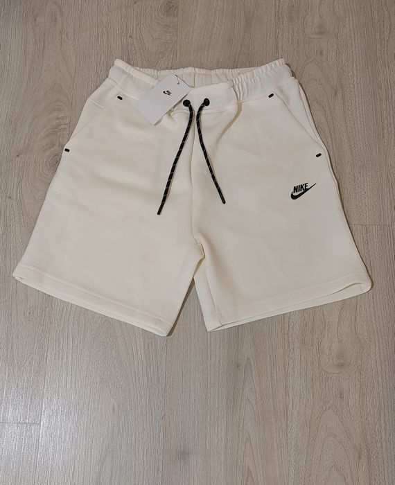 Къси Гащи Nike Tech Fleece