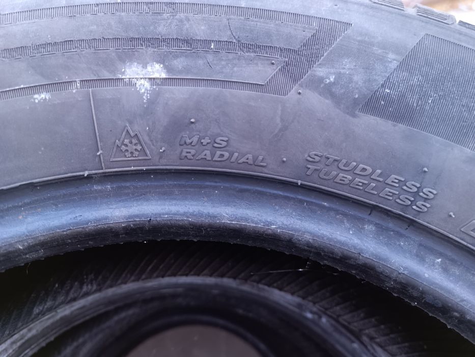 Гуми за бус 215/65/16с