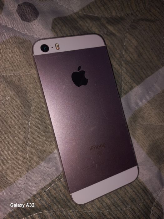 Продаётся Aйфон SE