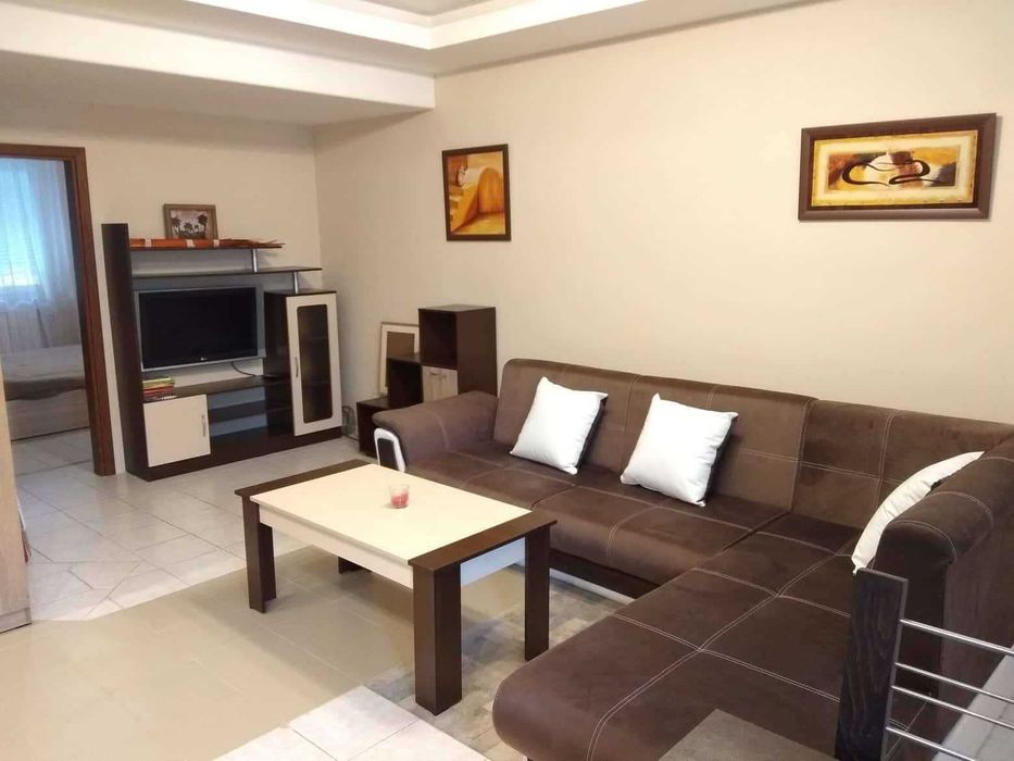 Давам под наем двустаен апартамент в топ центъра на гр. Перник