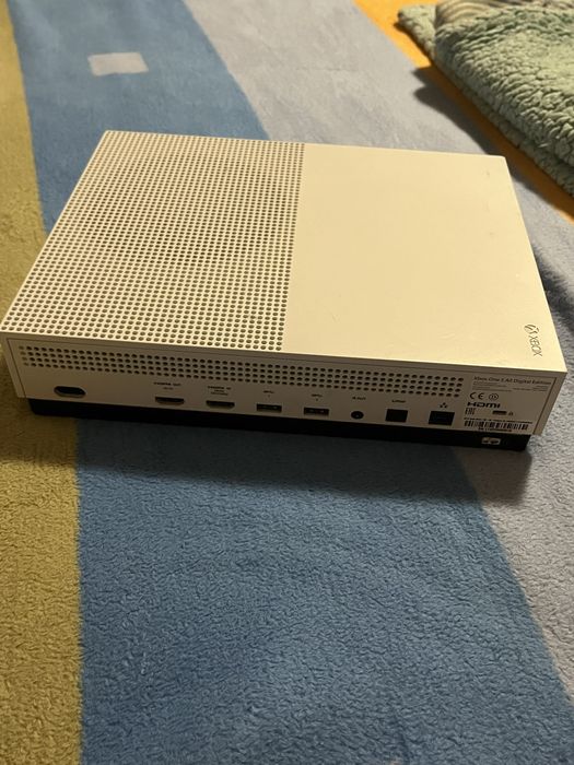 Конзола XBOX one S