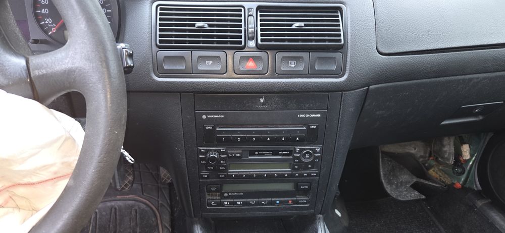 Голф 4 обслужен работещ двигател и скорости