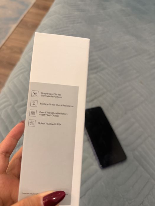 OppoA5i фиолетового цвета