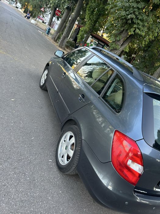 SKODA Fabia 2010 — imagine 4