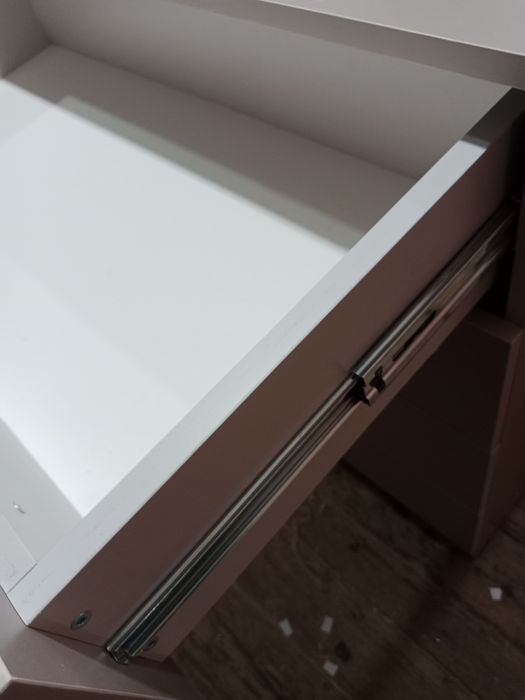 Новые комоды. Цена указана.