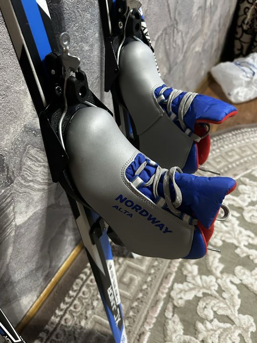 Продам лыжи детские