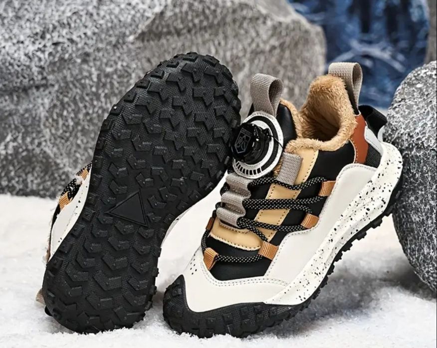 Утеплённые кроссовки