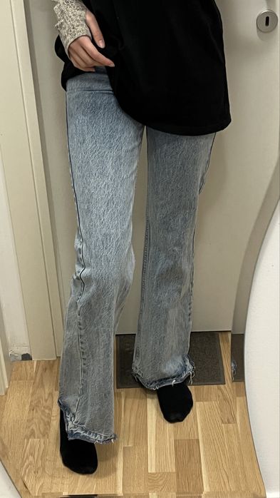 Blugi albastrii cu talie inalta