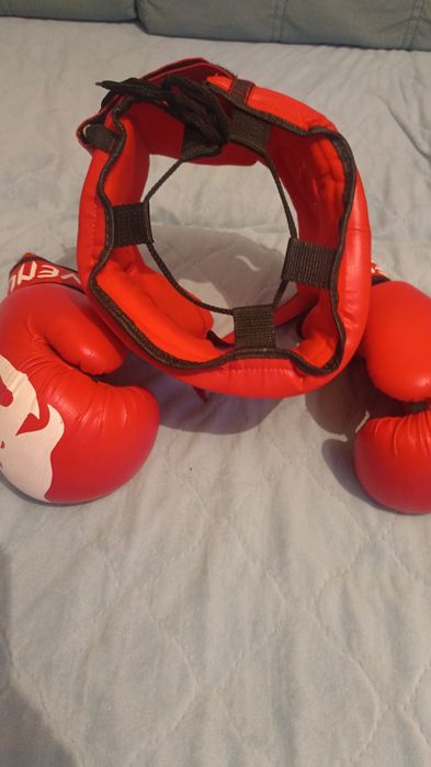 Продам боксерские перчатки