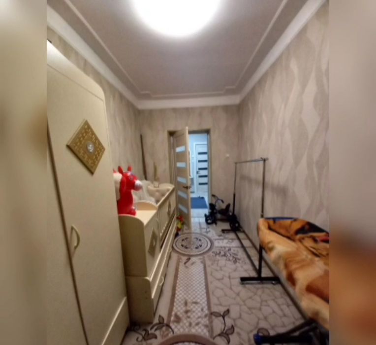 Квартира сотилади.