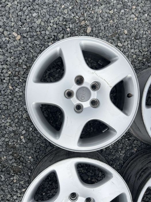 Оригинални джанти Ауди 5/112 Audi 5x112

Употребявани, Шумен