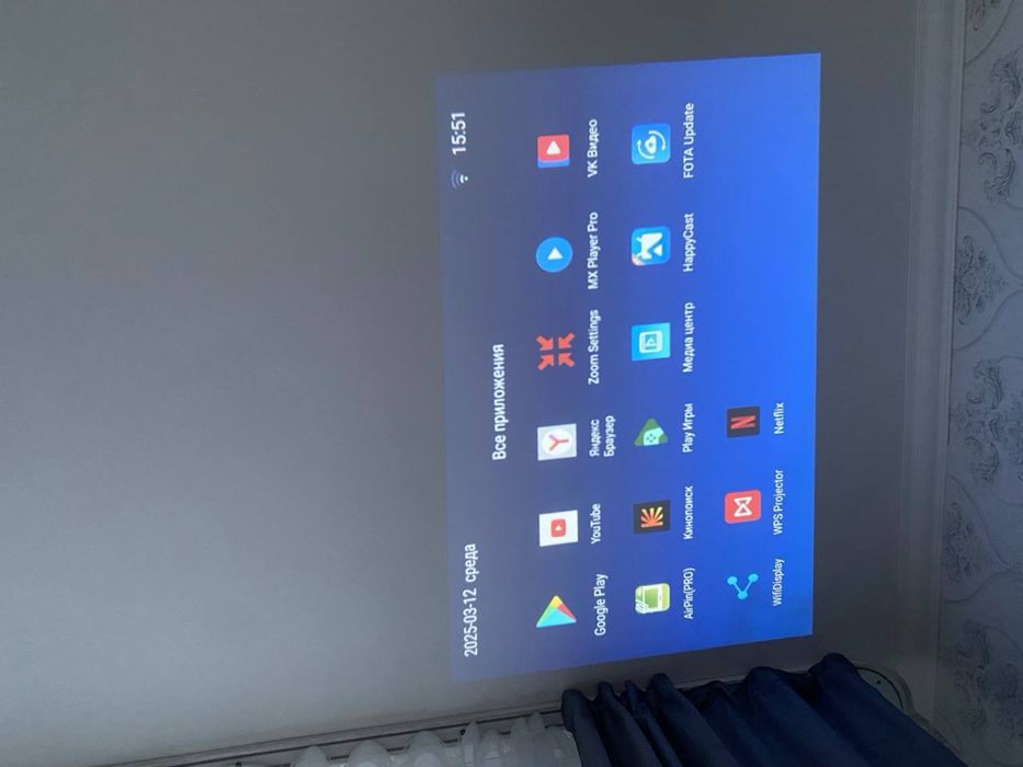 Продам проектор на андройде с интернетом