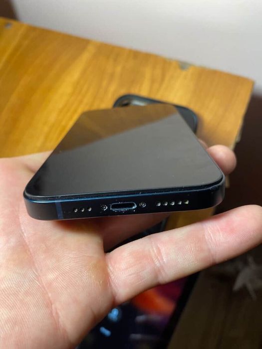 iPhone 13 cu husă mobil fox cadou!