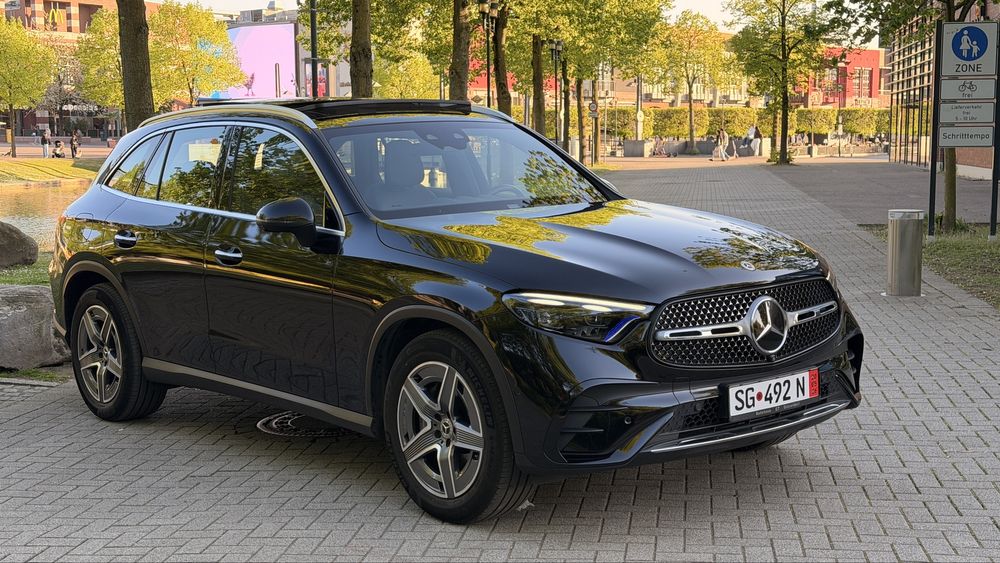 MERCEDES-BENZ GLC 300d 4MATIC AMG Line Premium Plus 07/2023 | Mild Hybrid 48V | 292 CP | 4MATIC | Full istoric Mercedes | Fără revopsiri