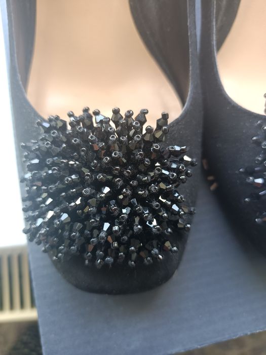 Pantofi Bata negri cu detaliu deosebit