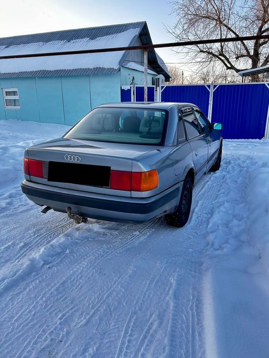 Продам машину Ауди 100