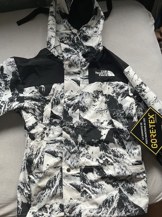 The North Face ветровка