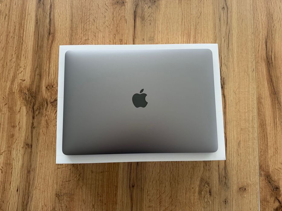 НОВ MacBook Pro 13" M1 Chip 8-CPU, 8-GPU, 16GB RAM, 1TB SSD В ГАРАНЦИЯ