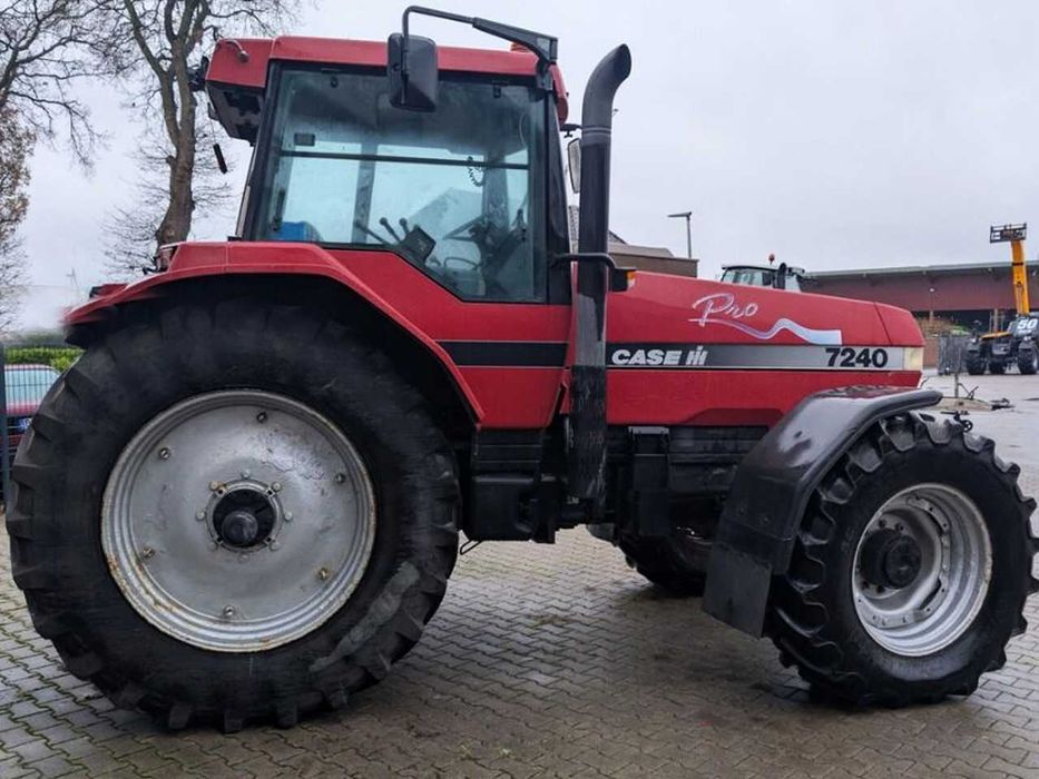 Трактор колесный Case IH 7240 MAGNUM