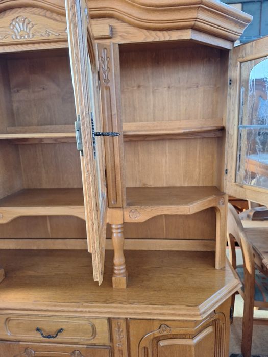 Витрина естествено дърво