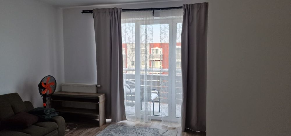 Închiriez garsoniera