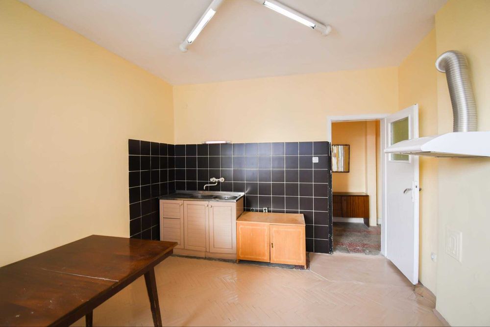 Дава се под наем Двустаен апартамент в София, Лозенец - 70 кв.м за 373.83 € - Снимка #2