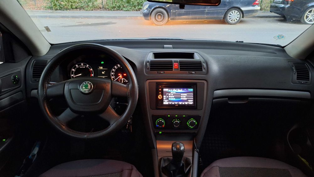 Skoda Octavia 2 ,1.6 mpi 5000 euro