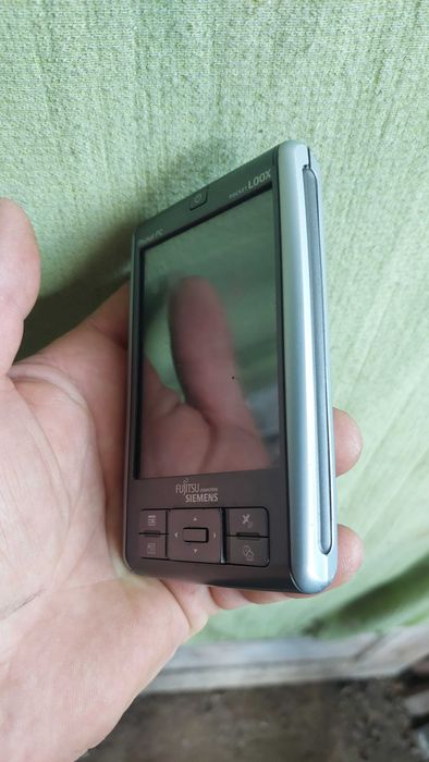 Pc de  buzunar Fujitsu