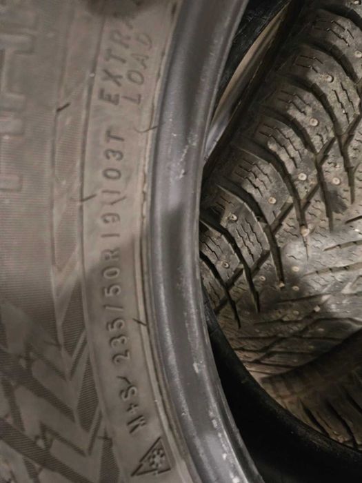 Nokian Hakkapeliitta 10 235/50/19 DOT 44/22